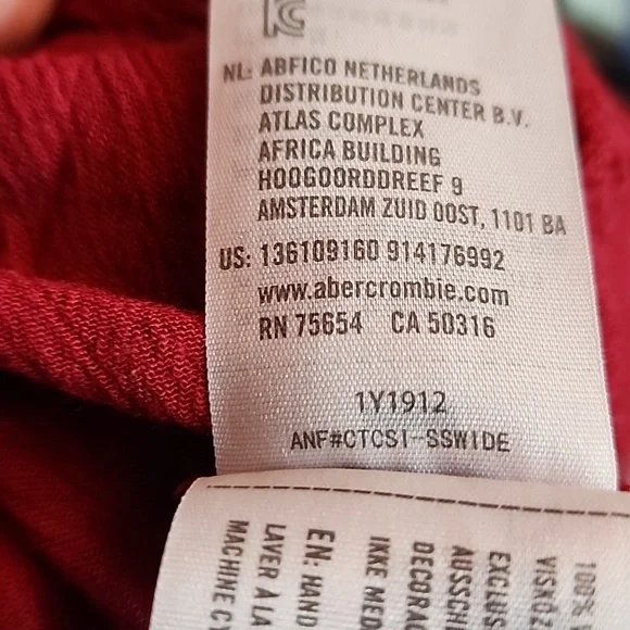 Abercrombie & Fitch Maroon & White Floral Embroide - Picture 5 of 6